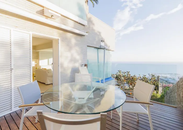 B * Sitges